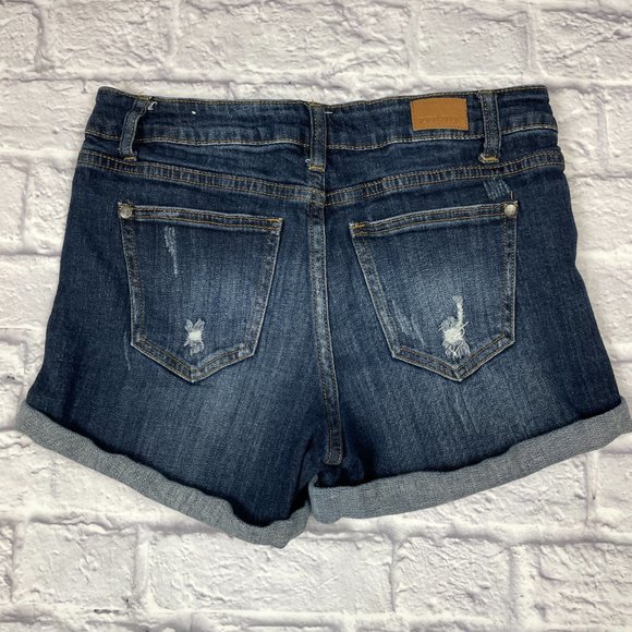 JUDY BLUE DARK WASH DISTRESSED CUFFED DENIM SHORTS MEDIUM - Picture 5 of 10